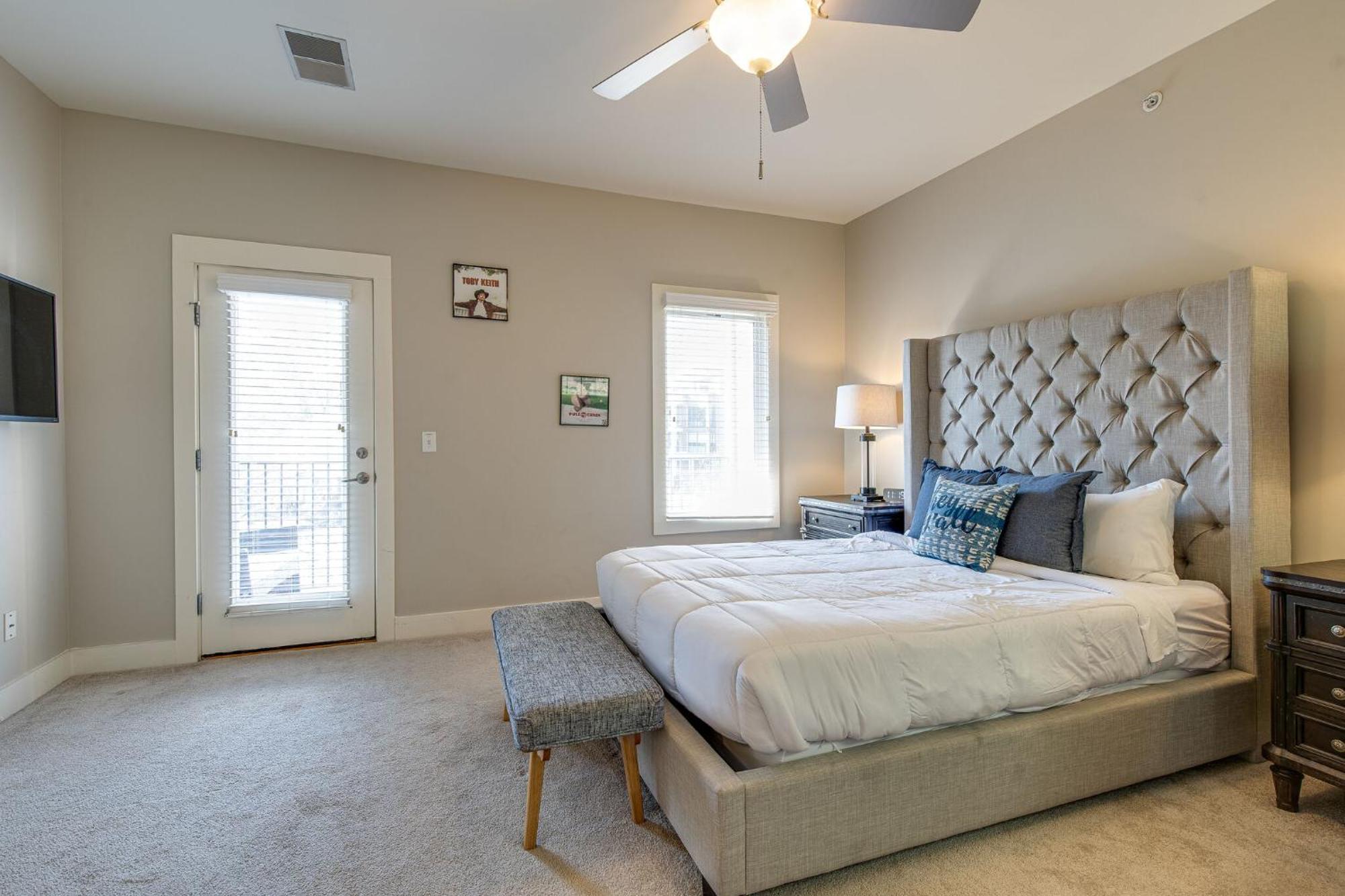 The Celebrity - Minutes To Broadway With A Balcony Apartamento Nashville Exterior foto