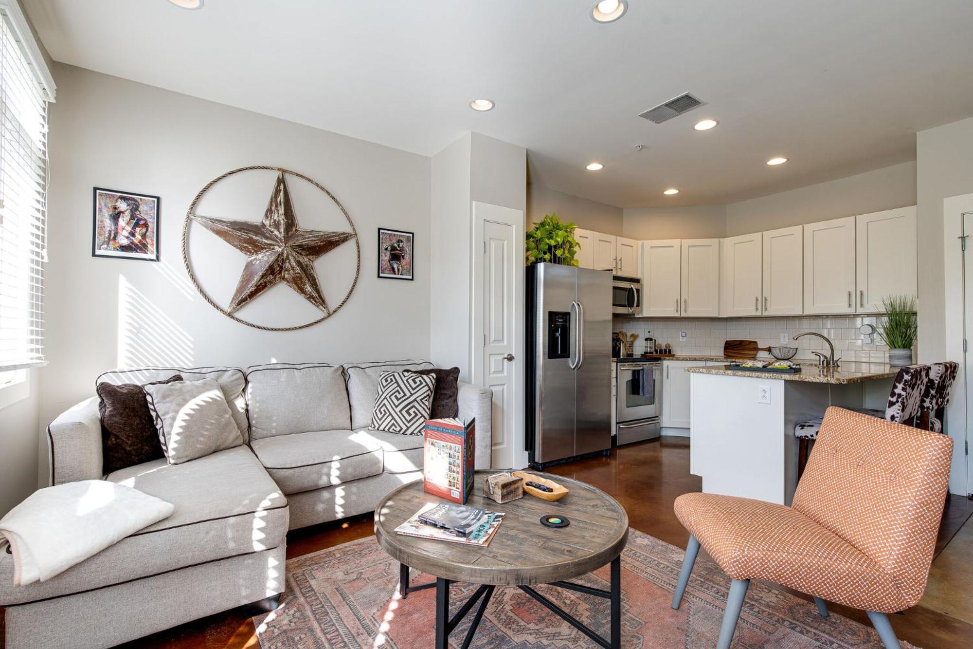 The Celebrity - Minutes To Broadway With A Balcony Apartamento Nashville Exterior foto