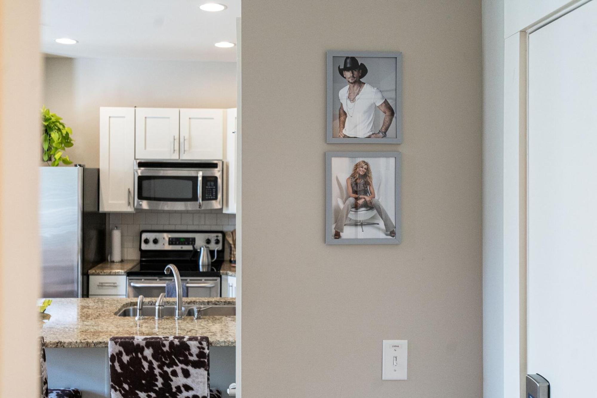 The Celebrity - Minutes To Broadway With A Balcony Apartamento Nashville Exterior foto