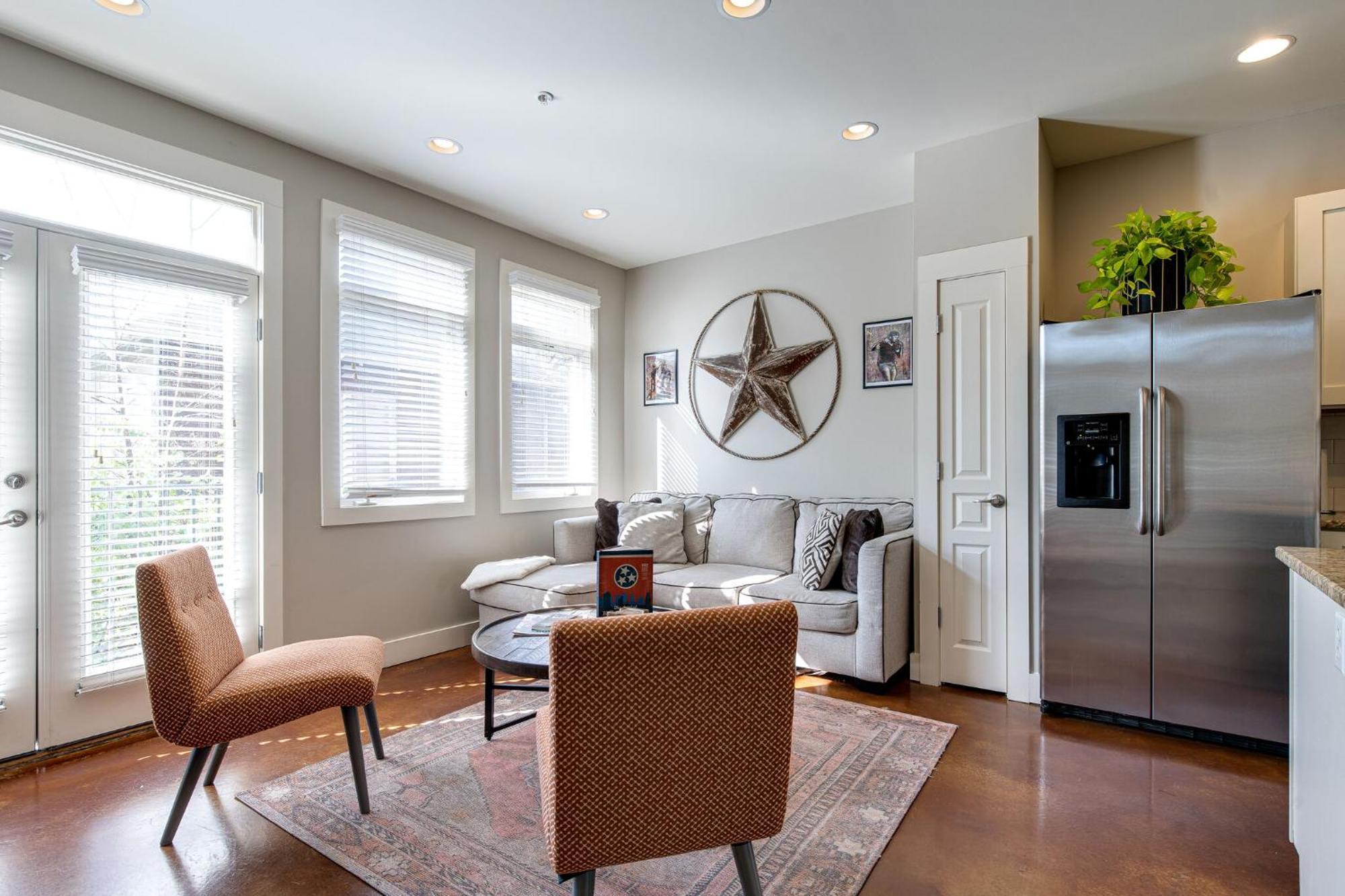 The Celebrity - Minutes To Broadway With A Balcony Apartamento Nashville Exterior foto