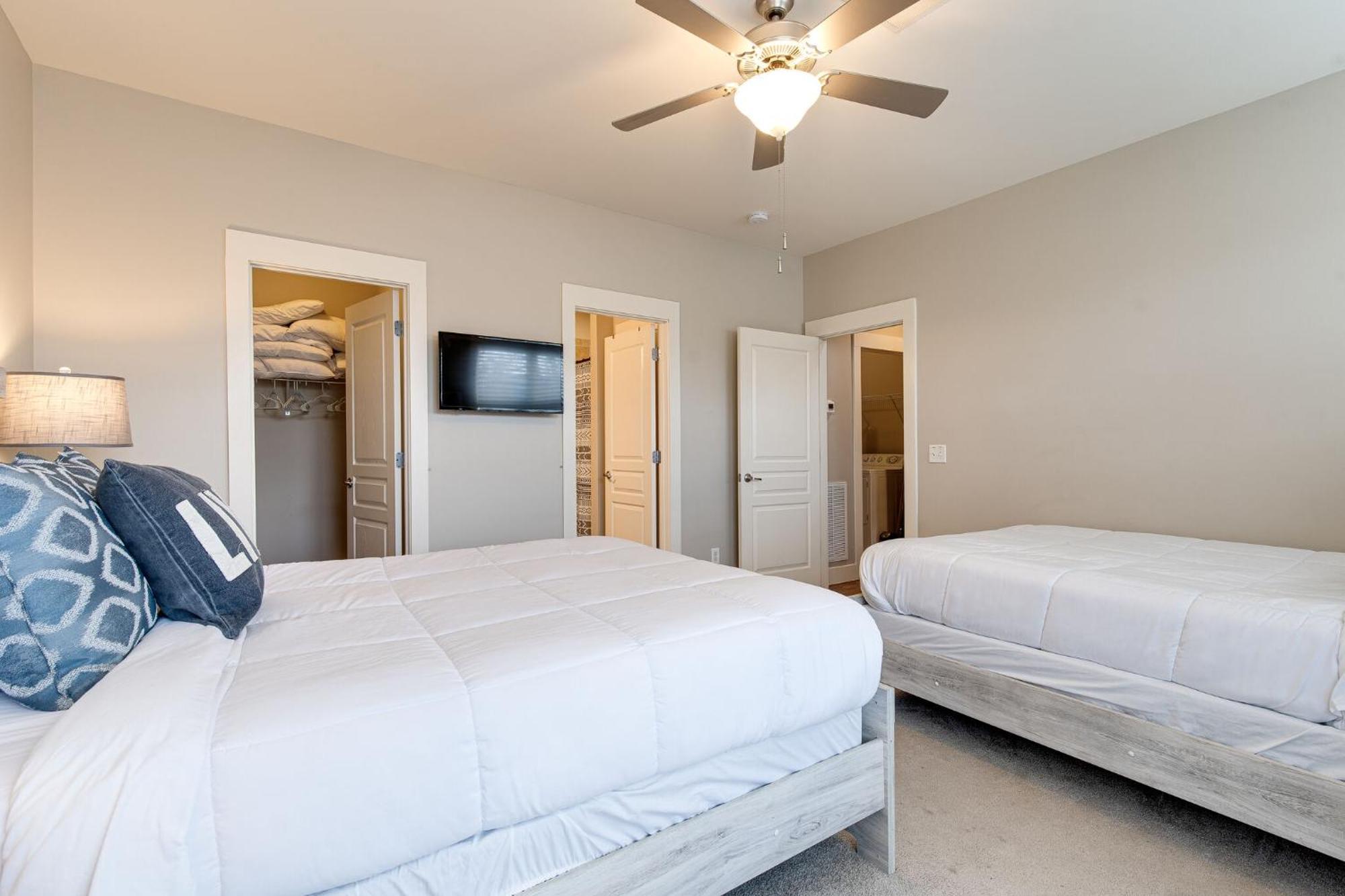The Celebrity - Minutes To Broadway With A Balcony Apartamento Nashville Exterior foto