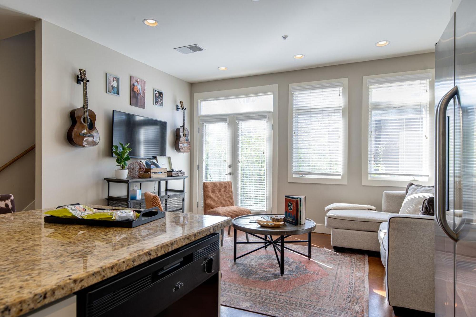 The Celebrity - Minutes To Broadway With A Balcony Apartamento Nashville Exterior foto