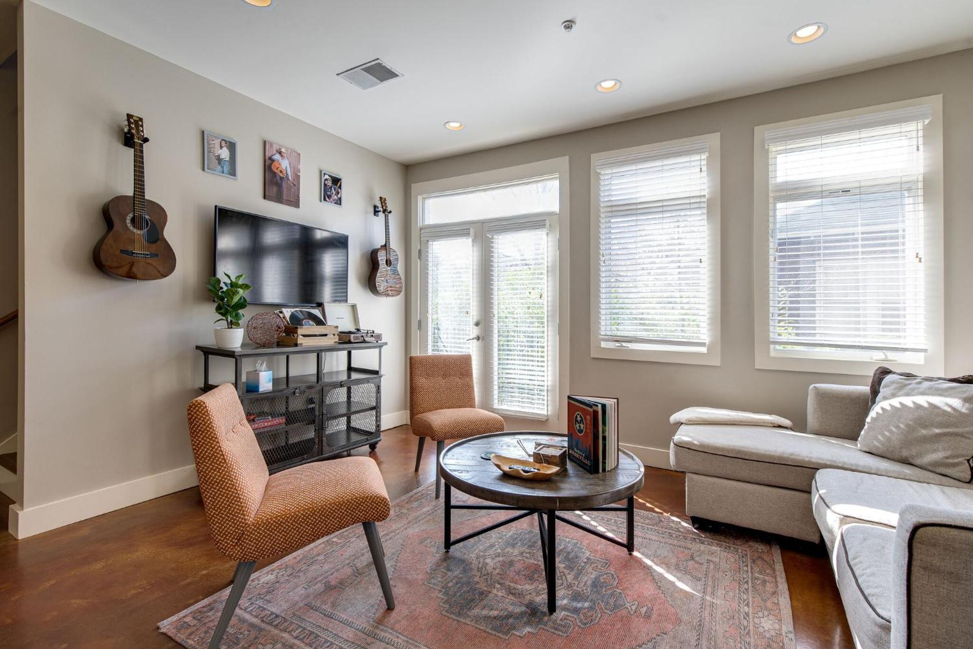 The Celebrity - Minutes To Broadway With A Balcony Apartamento Nashville Exterior foto