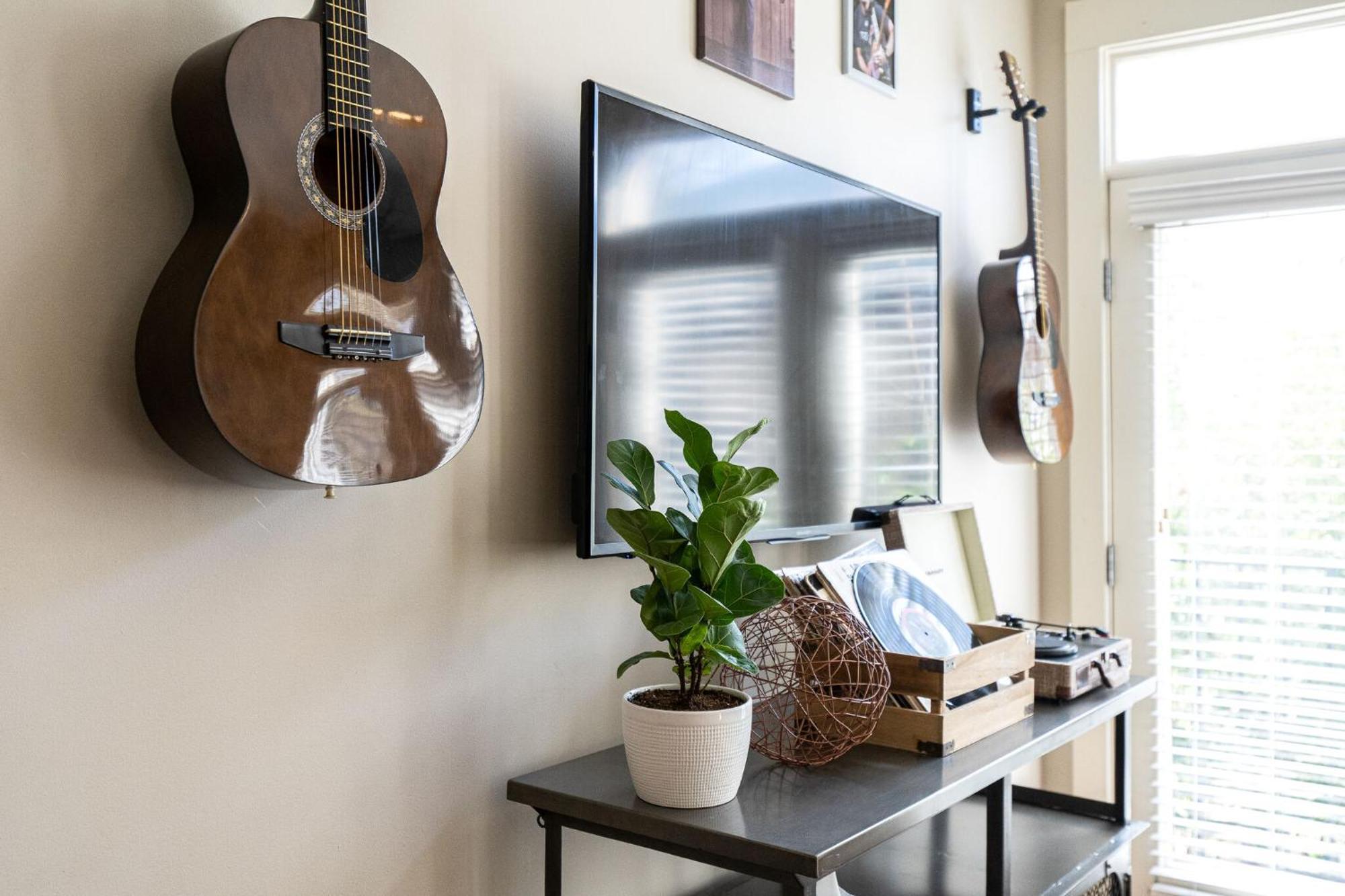 The Celebrity - Minutes To Broadway With A Balcony Apartamento Nashville Exterior foto