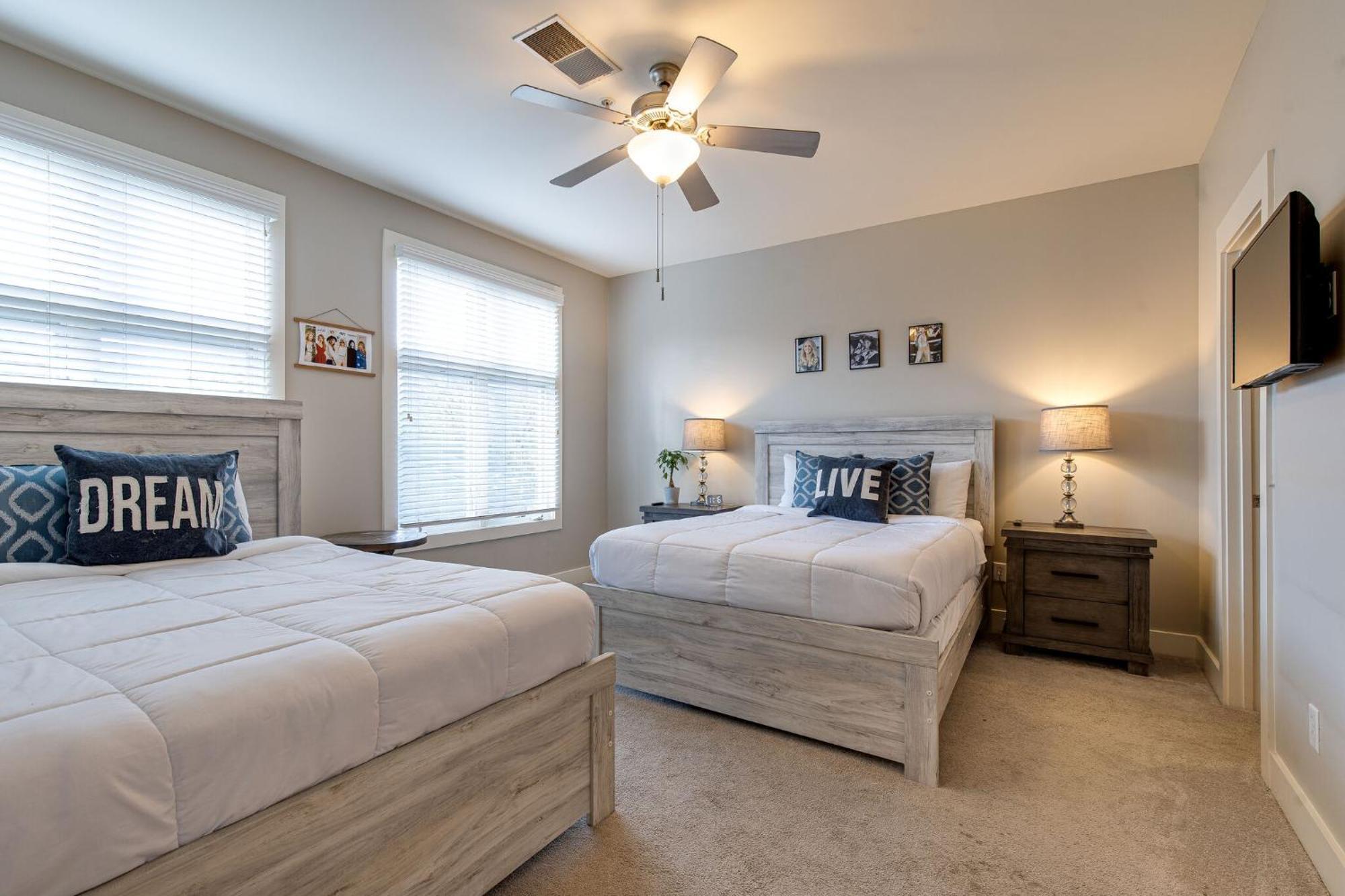The Celebrity - Minutes To Broadway With A Balcony Apartamento Nashville Exterior foto