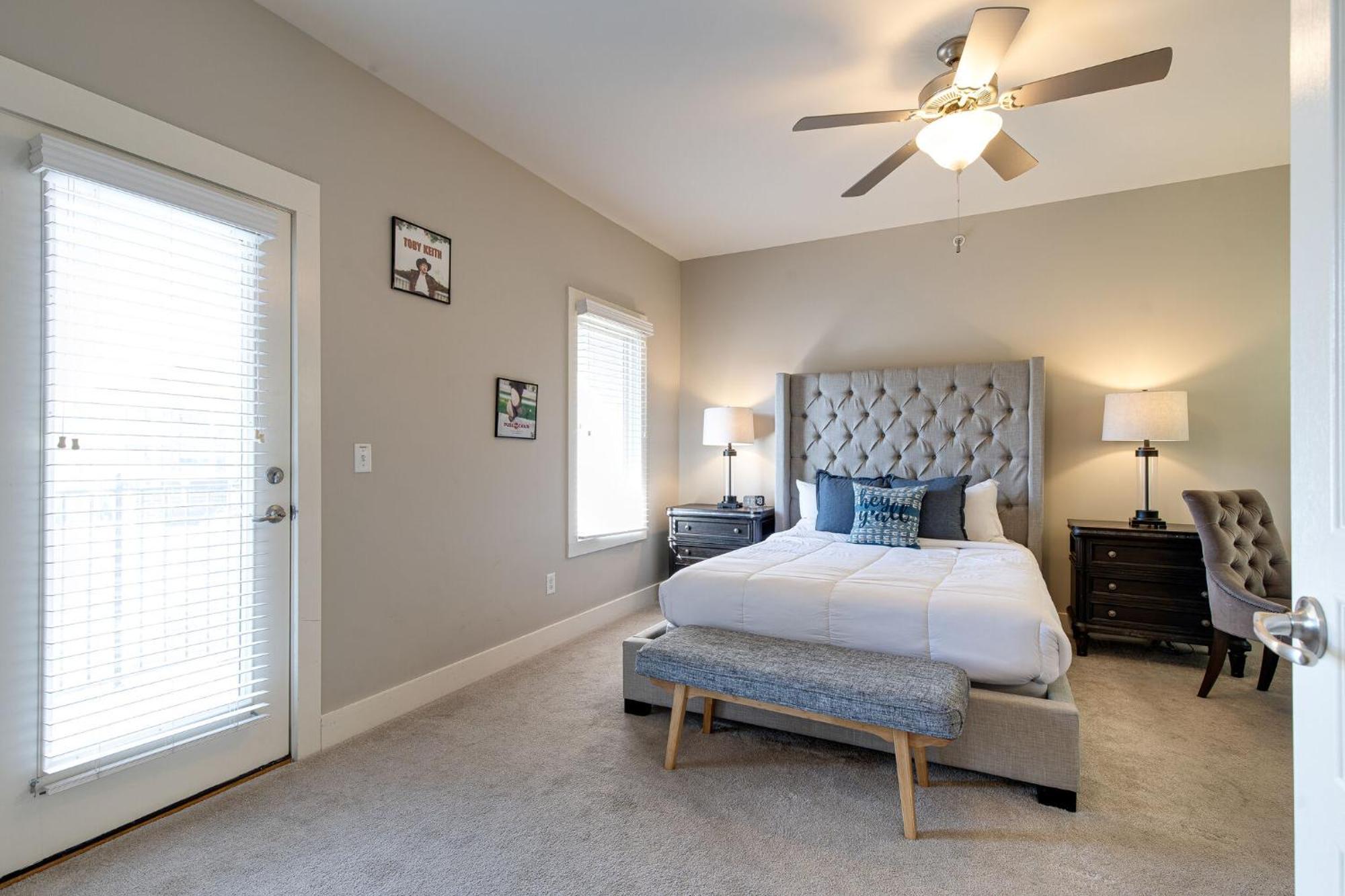 The Celebrity - Minutes To Broadway With A Balcony Apartamento Nashville Exterior foto