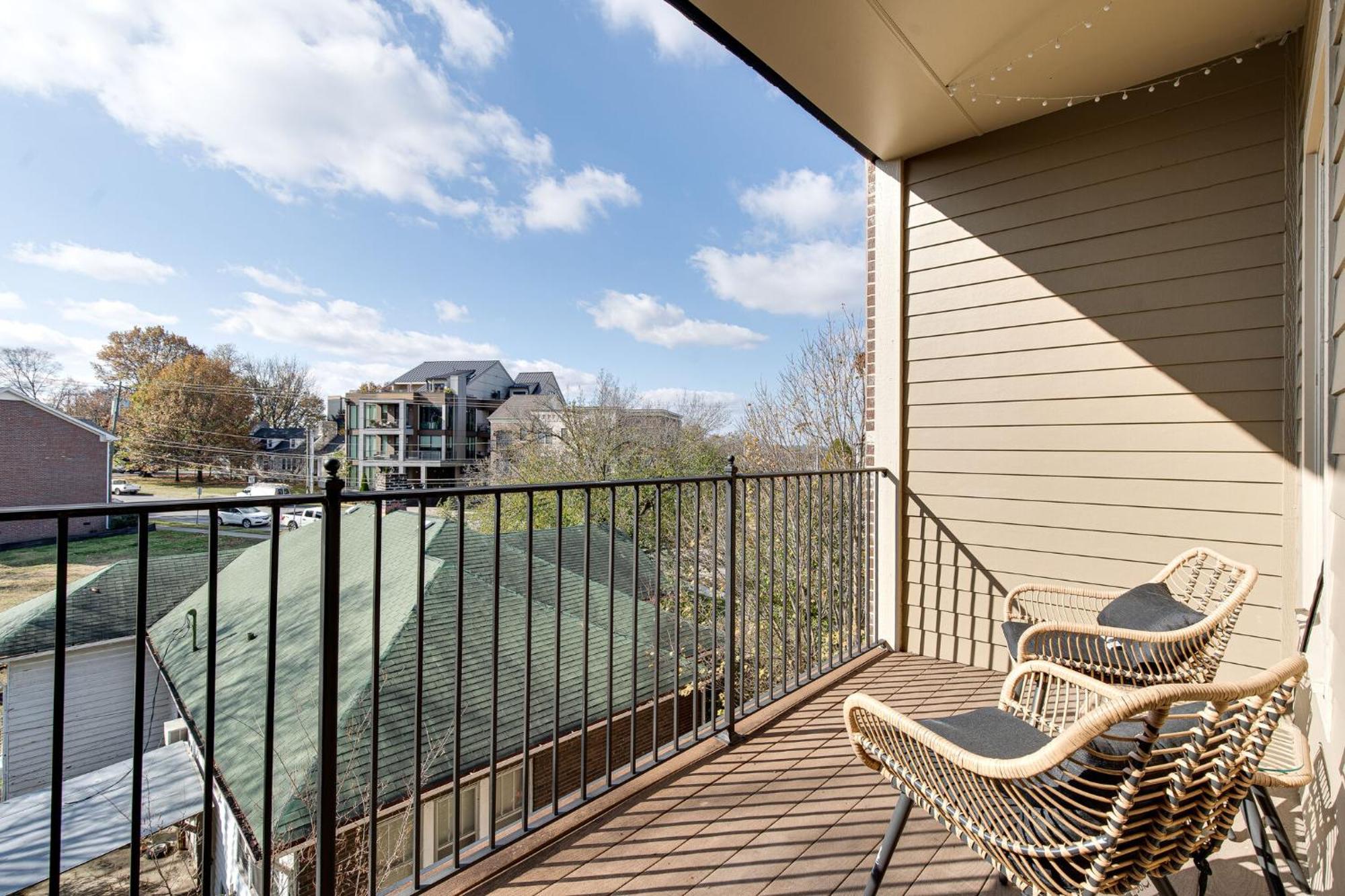 The Celebrity - Minutes To Broadway With A Balcony Apartamento Nashville Exterior foto